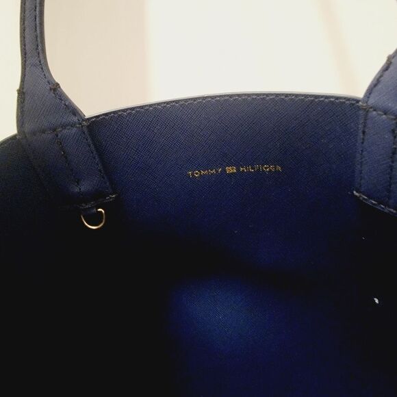 Tommy Hilfiger Talia Daisy Red White Blue Reversible Tote 18 x 12 - Picture 3 of 8